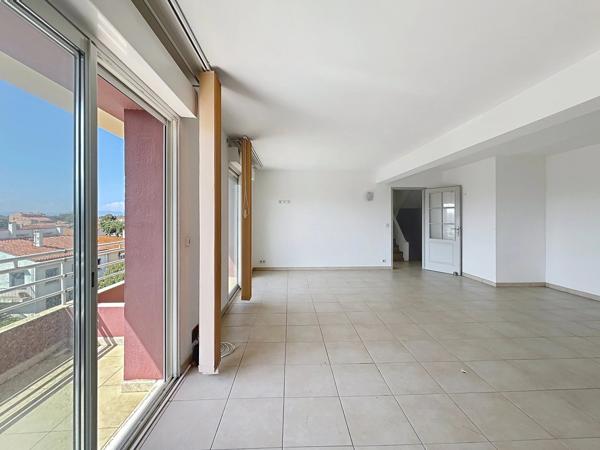 DUPLEX, 140M², DERNIER NIVEAU AVEC 2 TERRASSES ET GARAGE, CANET PLAGE