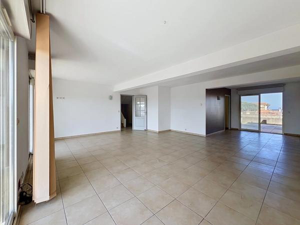 DUPLEX, 140M², DERNIER NIVEAU AVEC 2 TERRASSES ET GARAGE, CANET PLAGE