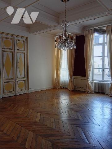Appartement Duplex à vendre à Orléans, Loiret (45)

Au coeur du centre-ville ancien d'Orléans...
