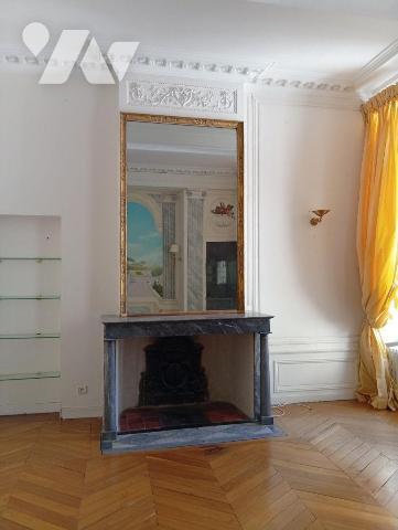 Appartement Duplex à vendre à Orléans, Loiret (45)

Au coeur du centre-ville ancien d'Orléans...