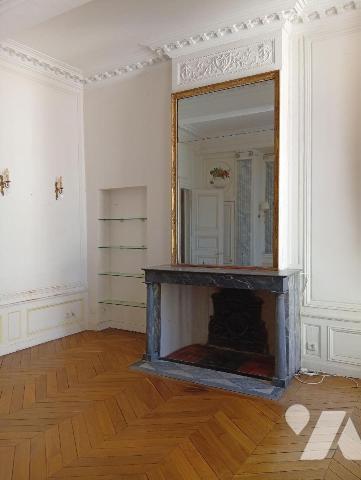 Appartement Duplex à vendre à Orléans, Loiret (45)

Au coeur du centre-ville ancien d'Orléans...