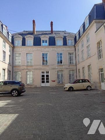 Appartement Duplex à vendre à Orléans, Loiret (45)

Au coeur du centre-ville ancien d'Orléans...