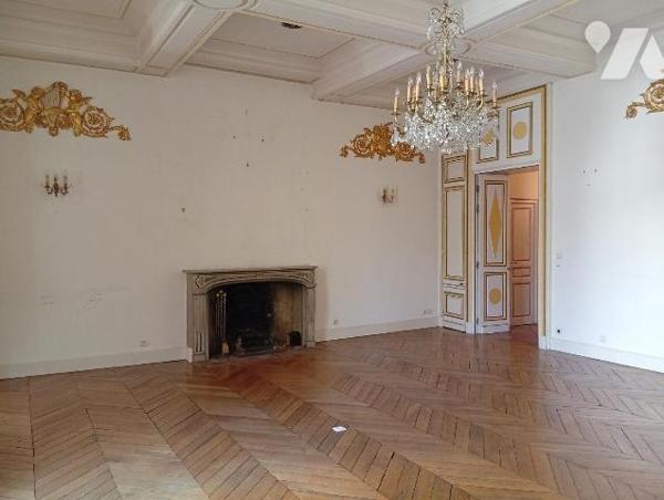 Appartement Duplex à vendre à Orléans, Loiret (45)

Au coeur du centre-ville ancien d'Orléans...