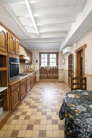 Maison à NEUILLY-LE-VENDIN, 53250 - 5 pièces 86m²