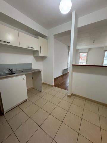 Très bel appartement de 2 pièces en plein coeur du Raincy!!! Asc + Parking!!!