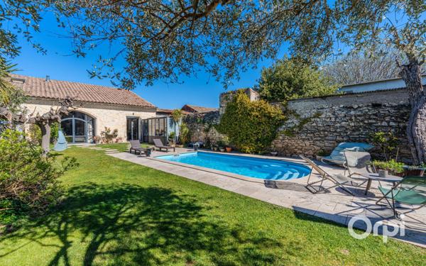 Maison à vendre    7 pièces •  Uchaud