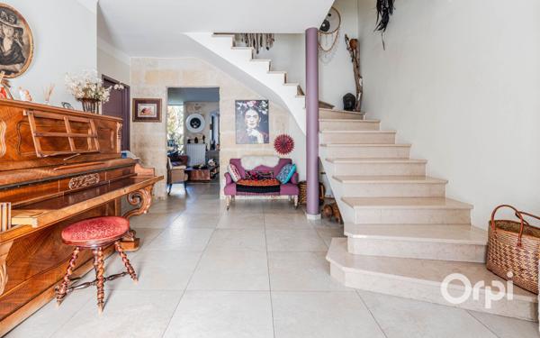 Maison à vendre    7 pièces •  Uchaud