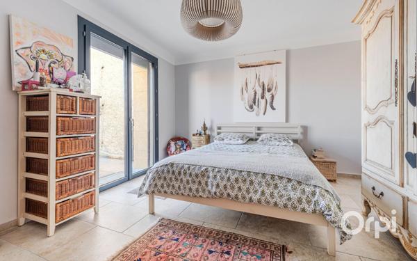 Maison à vendre    7 pièces •  Uchaud