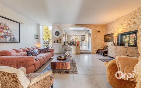 Maison à vendre    7 pièces •  Uchaud