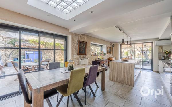 Maison à vendre    7 pièces •  Uchaud