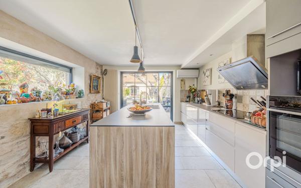 Maison à vendre    7 pièces •  Uchaud