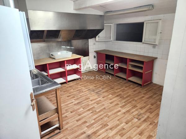 Immeuble à CREON, 33670 - 5 pièces 245m²