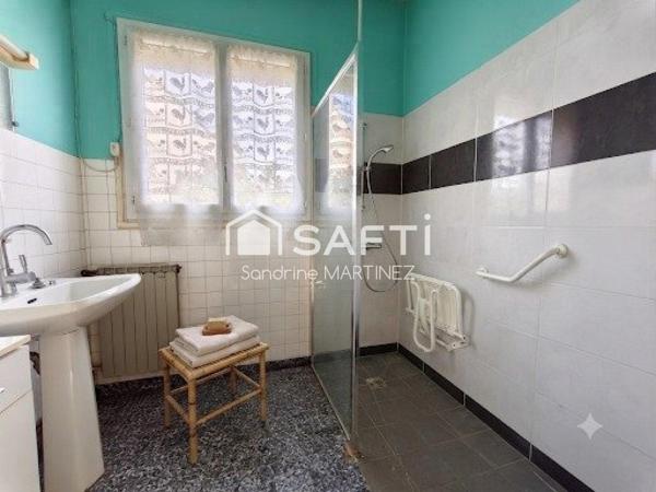 maison avec trois chambre au centre de Bornel