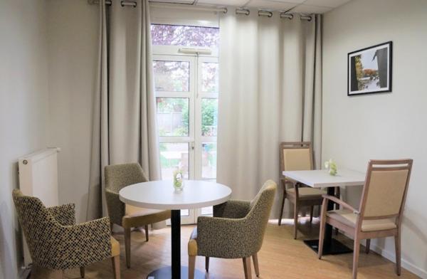 INVESTISSEMENT LOCATIF – SATHONAY CAMP – Résidence Ehpad du Cercle - 7% de rentabilité