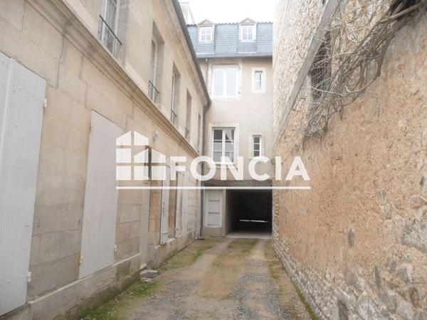 Location Appartement 2 pièces 27.07 m² - 55 RUE DE LA CATHEDRALE Poitiers 86000