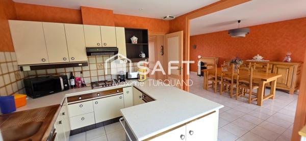 Pavillon sur sous-sol, 105m², 4 chambres, 1000m² de terrain.