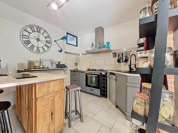 ORLEANS - MAISON ANNEES 30 - 120M2 au sol - 5 CHAMBRES - DOUBLE GARAGE - STUDIO INDEPENDANT louable - JARDIN ARBORE