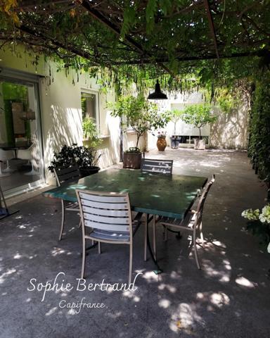 Montélimar Sud – Villa d'architecte d'exception avec T2 indépendant et piscine à débordement