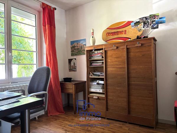 Maison de charme  proche centre , terrain clos et  piscine.