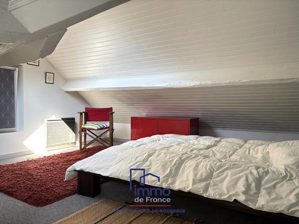 Maison de charme  proche centre , terrain clos et  piscine.