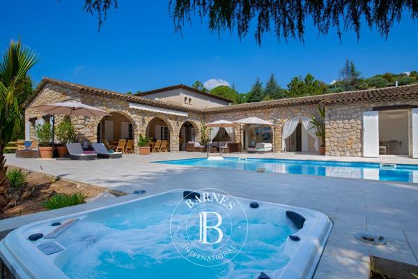 Peymeinade, Villa 9 Chambres -  345 m² à vendre