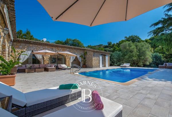 Peymeinade, Villa 9 Chambres -  345 m² à vendre