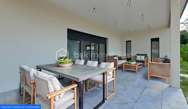 Les atouts essentiels :
    • La maison sur vide sanitaire offre des prestations de haute qualité.
    • Normes RE 2020 – 
    • Pièce de vie env 70m² salon / séjour / cuisine
    • Baie vitrée 4 vantaux à galandage : ouverture totale offrant un véritable mur ouvert sur l’extérieur
    • Accès direct à une terrasse carrelée couverte de 37 m² avec éclairage led extérieur Toiture isolée, charpente et tuiles
    • 2 suites parentales + 2 chambres
    • Terrain 1 350 m² entièrement clôturé
    • Piscine 8 x 4 m autorisée (permis déjà accordé)
    • Double garage carrelé isolé avec 2 portes automatiques grande largeur et hauteur
    • Volets roulants électriques
    • Éclairages LED intérieur extérieur
    • Portail automatique
    • Terrain clôturé
    • Garantie décennale

Agencement :
Entrée avec placard, grande pièce de vie, grand cellier, 2 suites parentales avec douche à l'italienne et dressing +  2 chambres, une salle de bain (douche italienne + baignoire), et  2 WC suspendu indépendant.

Localisation :
À seulement 3 minutes des commerces (boulangerie, supermarché, pharmacie etc.), écoles et scolaire à proximité.

Bien rare sur le secteur, idéal pour une famille recherchant une maison moderne, lumineuse et fonctionnelle.
Contactez-moi pour une visite.