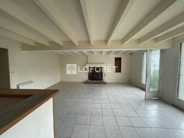 Achat maison Salles-d'Angles - 4 pièce(s) - 150 m² - 107 000 €