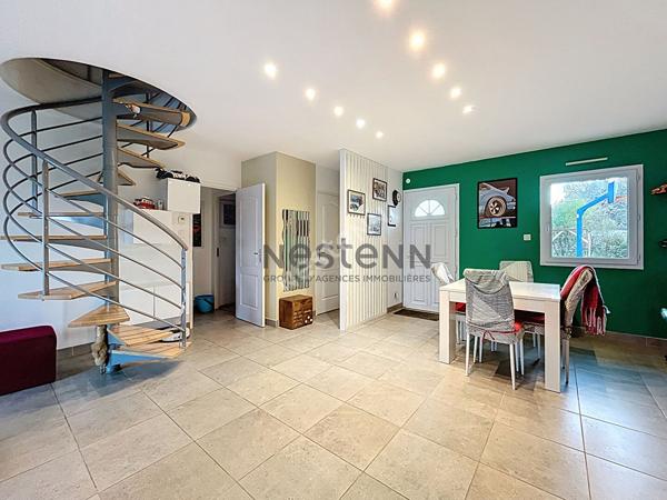 Vente maison de 117m², 4 chambres, 2 garages, sur un terrain de plus de 600m² à Chateauneuf-sur-Sarthe