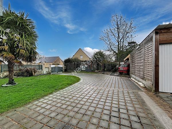 Vente maison de 117m², 4 chambres, 2 garages, sur un terrain de plus de 600m² à Chateauneuf-sur-Sarthe