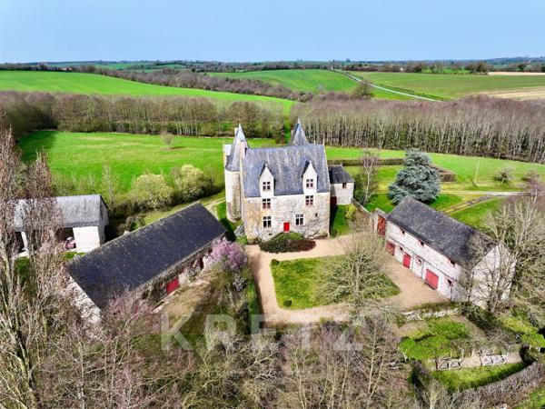 Manoir restauré du XVIe IMH 12ha rivière, bois et dépendances