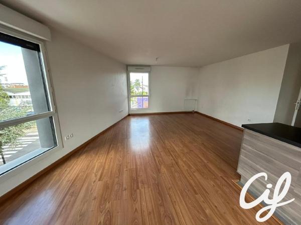 Appartement T4 NANTES Croix Bonneau - 84.2 m2  235 000 Euros