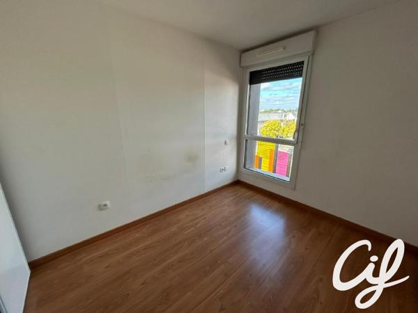 Appartement T4 NANTES Croix Bonneau - 84.2 m2  235 000 Euros