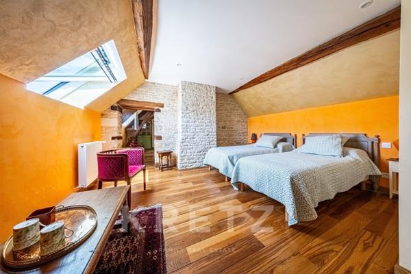 Bourgogne - Demeure de caractère de 450 m2 avec 8 suites, terrasses et court privée