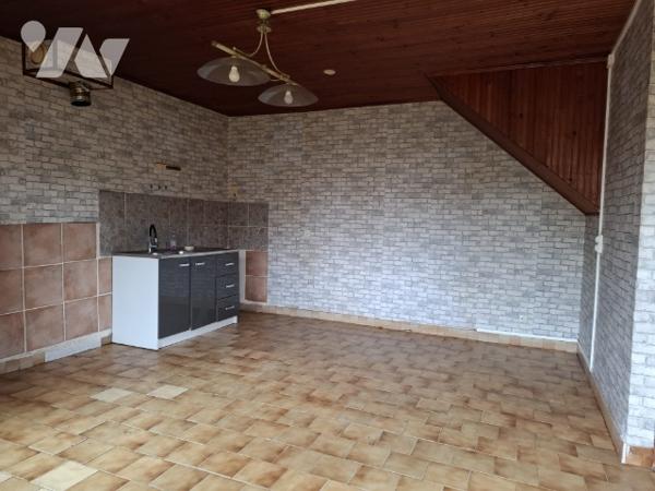 A vendre maison sur 2 étages construite en  parpaings