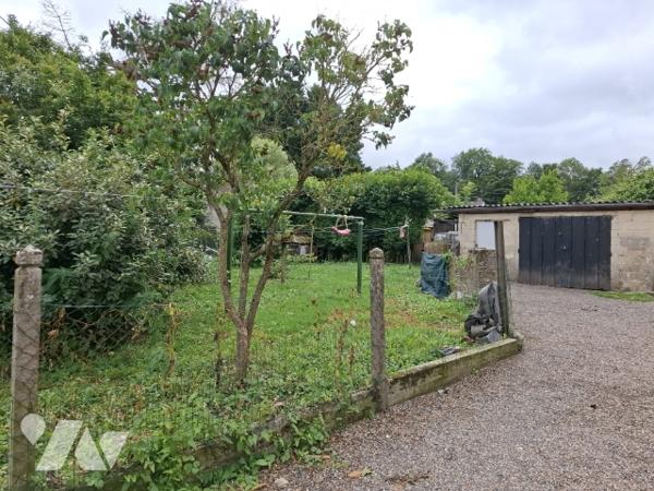 A vendre maison sur 2 étages construite en  parpaings