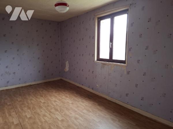 A vendre maison sur 2 étages construite en  parpaings