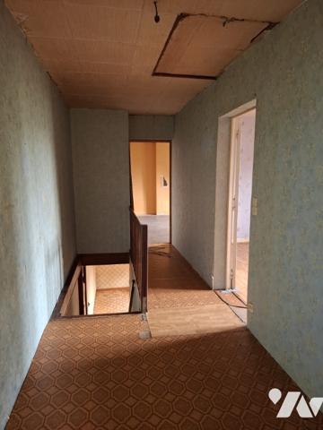 A vendre maison sur 2 étages construite en  parpaings