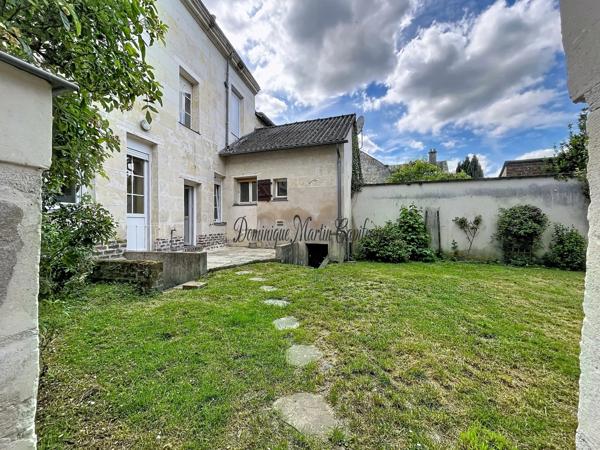 NOUVEAU PRIX – LA CHARTRE-SUR-LE-LOIR – 5 CHAMBRES, JARDIN & STATIONNEMENT – 164 900 € FAI