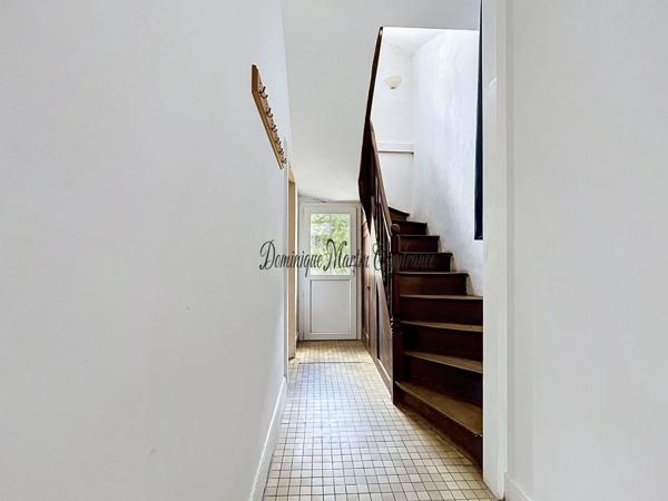 NOUVEAU PRIX – LA CHARTRE-SUR-LE-LOIR – 5 CHAMBRES, JARDIN & STATIONNEMENT – 164 900 € FAI