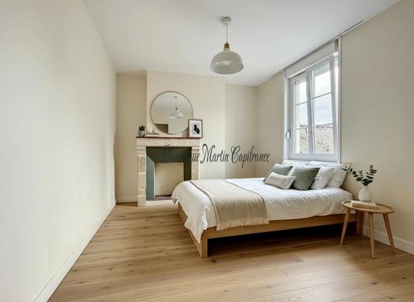 NOUVEAU PRIX – LA CHARTRE-SUR-LE-LOIR – 5 CHAMBRES, JARDIN & STATIONNEMENT – 164 900 € FAI
