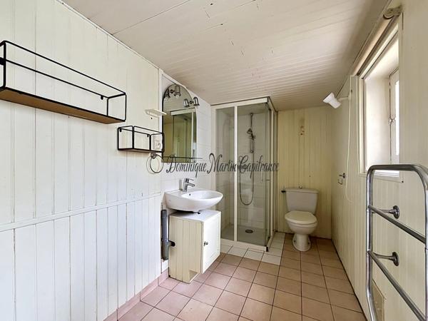 NOUVEAU PRIX – LA CHARTRE-SUR-LE-LOIR – 5 CHAMBRES, JARDIN & STATIONNEMENT – 164 900 € FAI