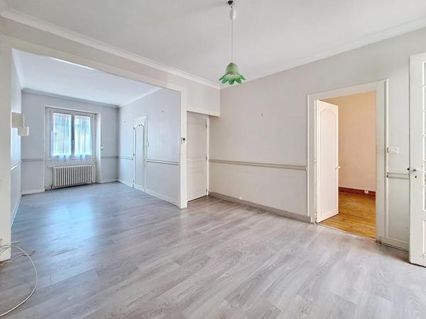 Charmante maison de ville, garage et jardin