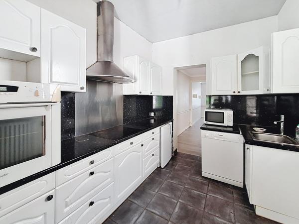 Charmante maison de ville, garage et jardin