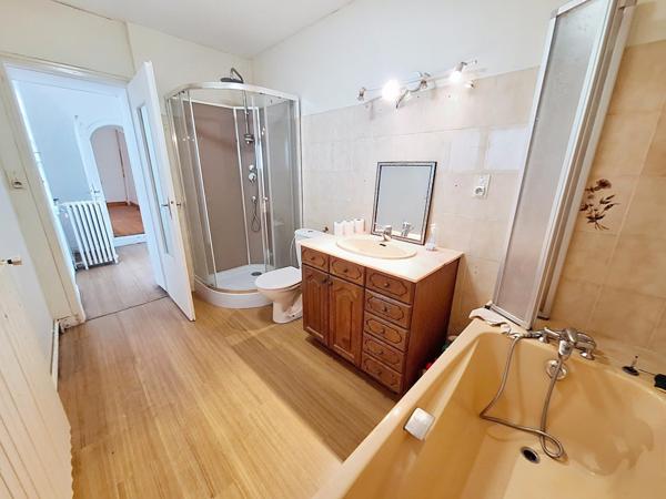 Charmante maison de ville, garage et jardin