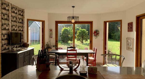 Pleurtuit (35730) Pleurtuit. Propriété de 323 m2 terrain arboré de 8 480 m2 dont 1 500 m2 constructibles