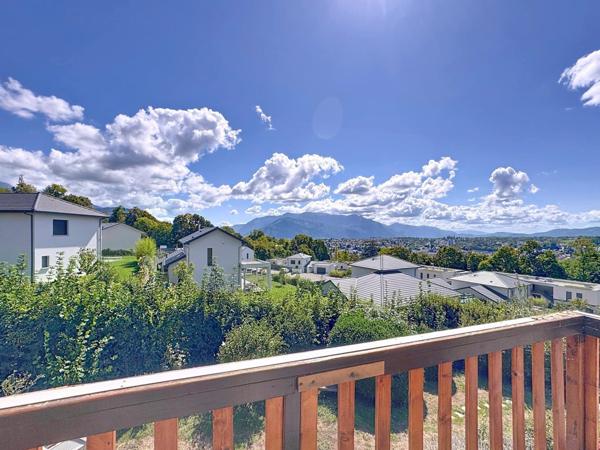 Rare, villa avec vue sur les massifs, piscine et garage - quartier calme et résidentiel de Voiron