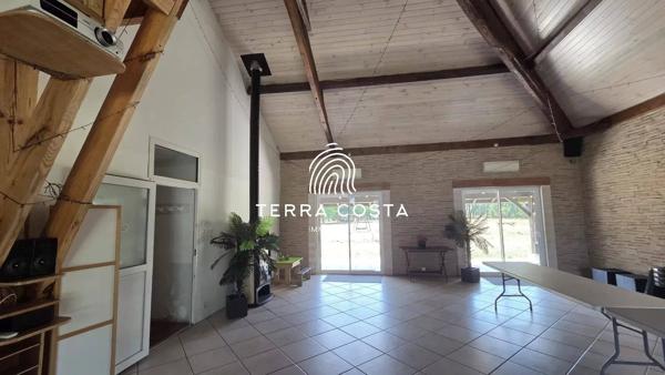 Domaine d'exception en lisière de forêt — 12 ha, gîtes, piscine
