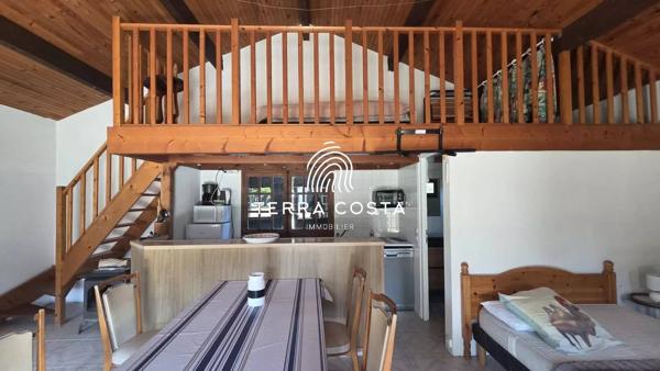 Domaine d'exception en lisière de forêt — 12 ha, gîtes, piscine