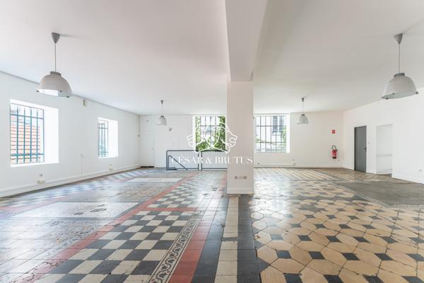 Lyon 7(La Madeleine) : Loft atypique de 244 m²